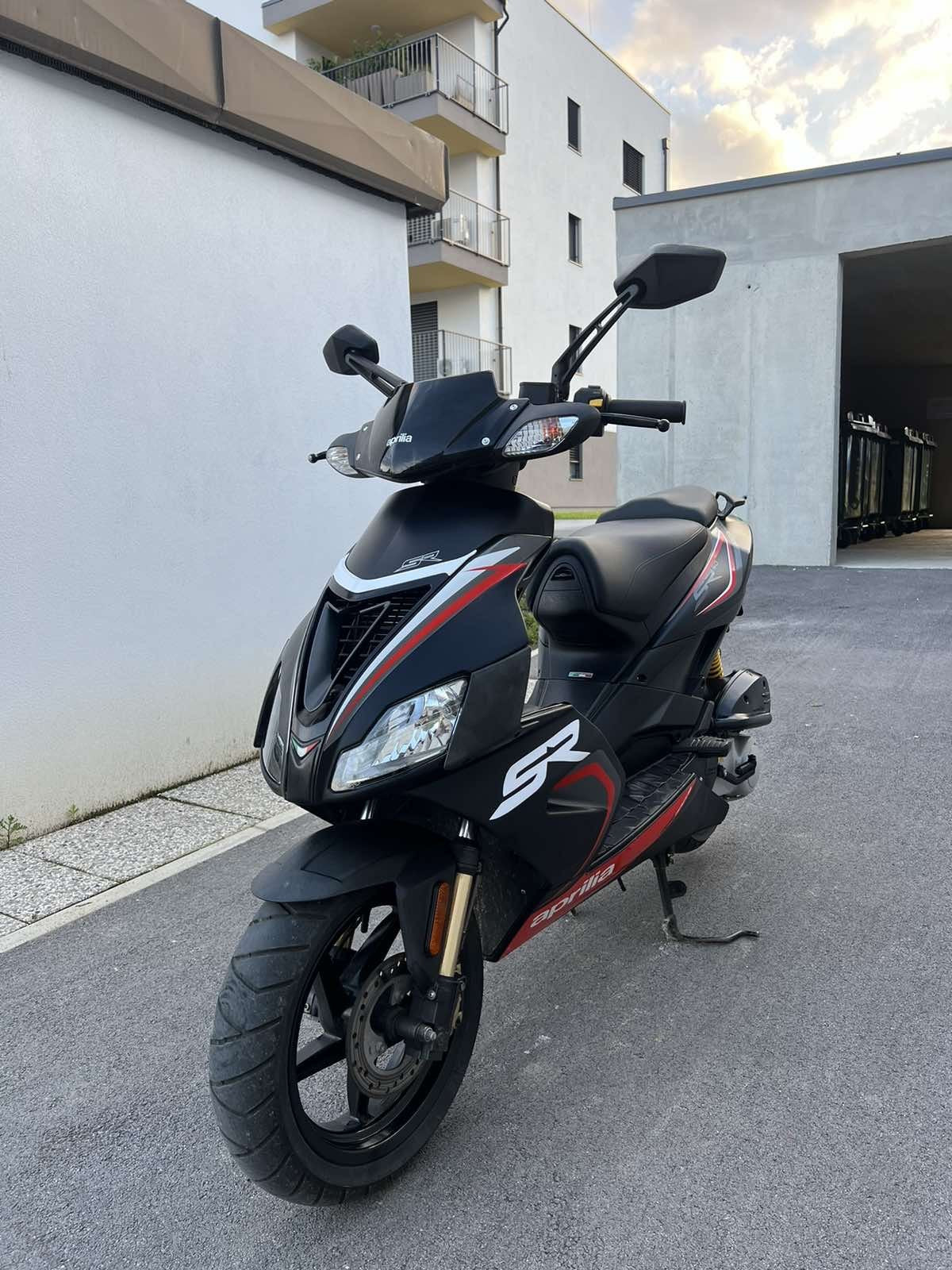 Aprilia SR50 R 25kmh 2015